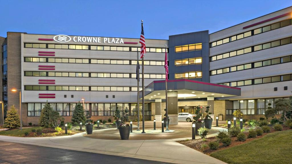 Crowne Plaza Lansing by IHG