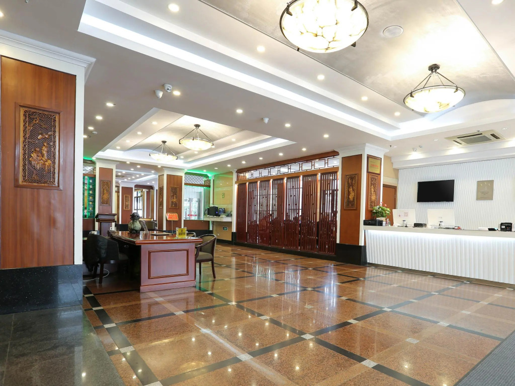 Riverside Hotel