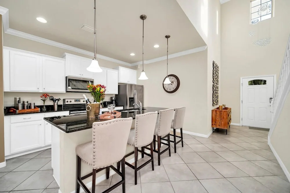 6 BR 4 BA Home Sleeps 14 Ww103