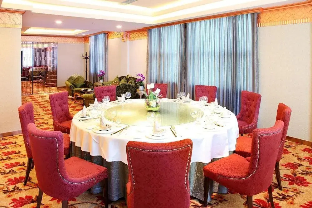 He Xing Hotel 