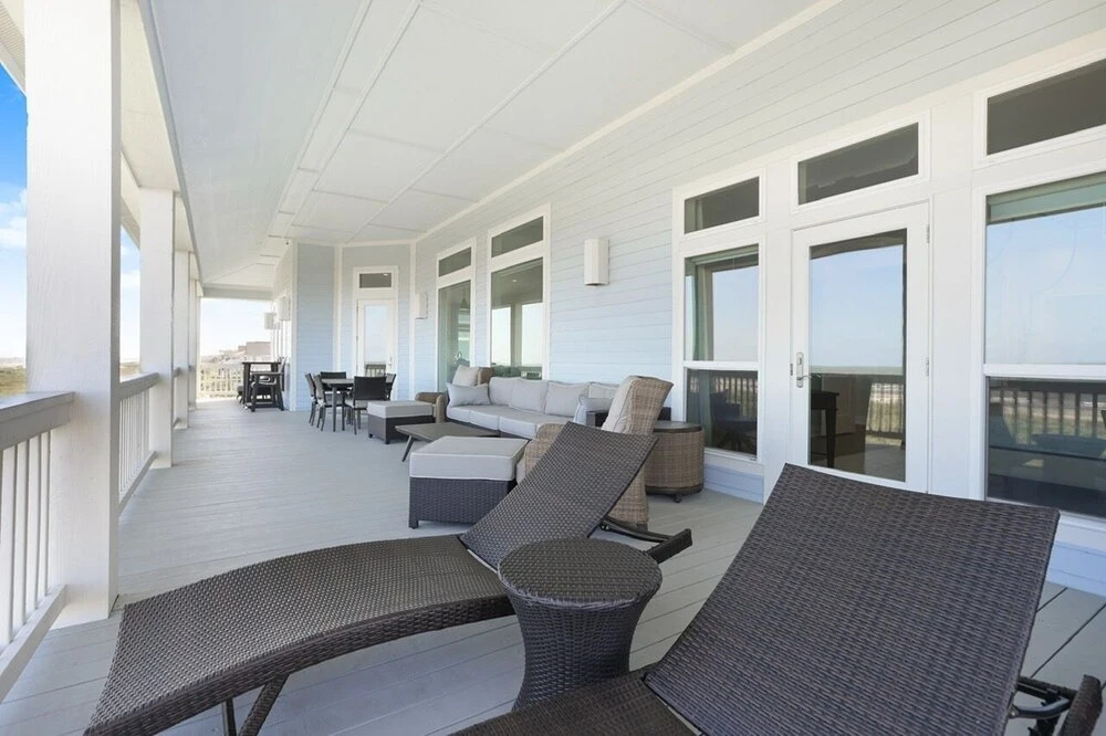 Seashells By The Seashore 3 Bedroom Home by RedAwning