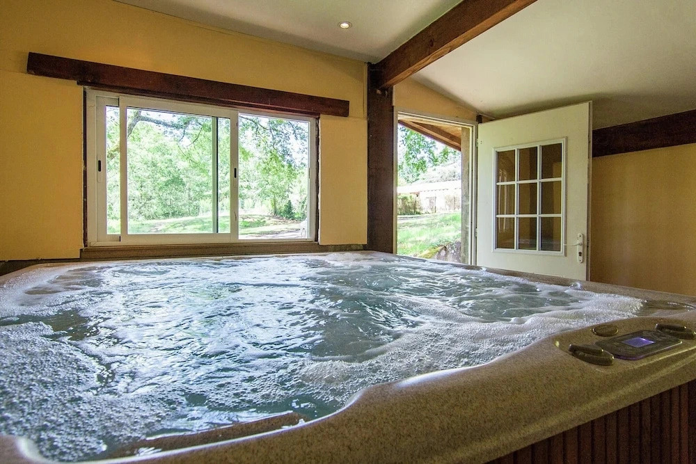 Cottage in Bourgnac with Whirlpool