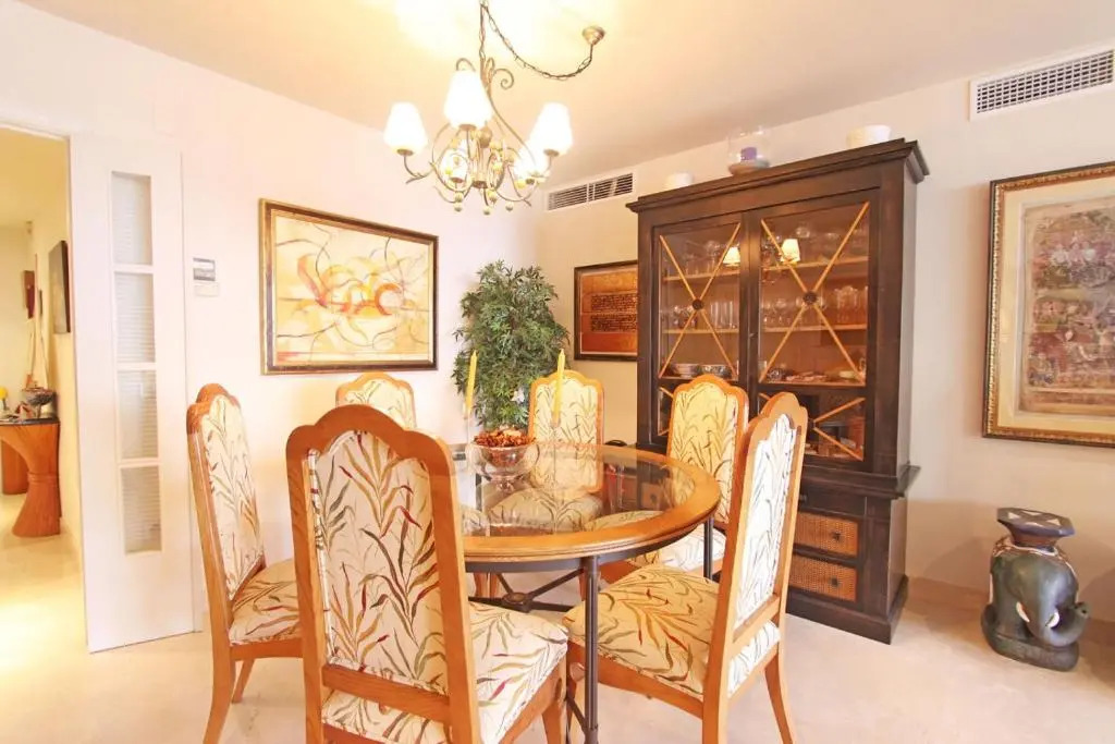 1105 beachfront apartment golden mile marbella