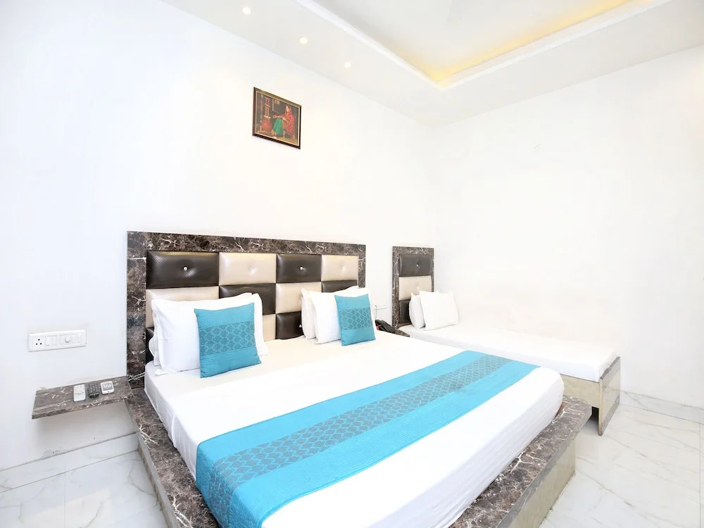 OYO 14510 Hotel Harpal Classic