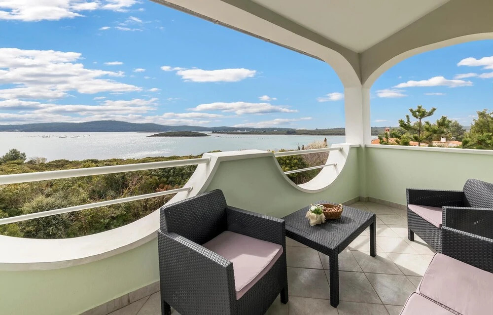 Amazing Apartment In Pula With Wifi