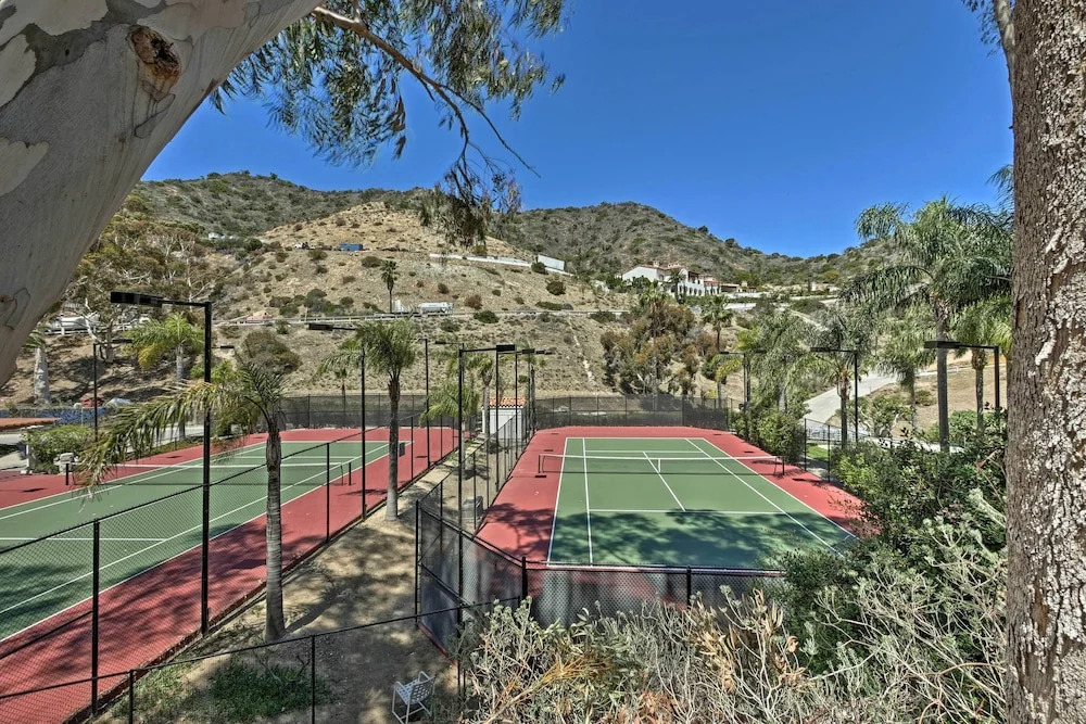 Gorgeous Catalina Island Condo With Golf Cart!