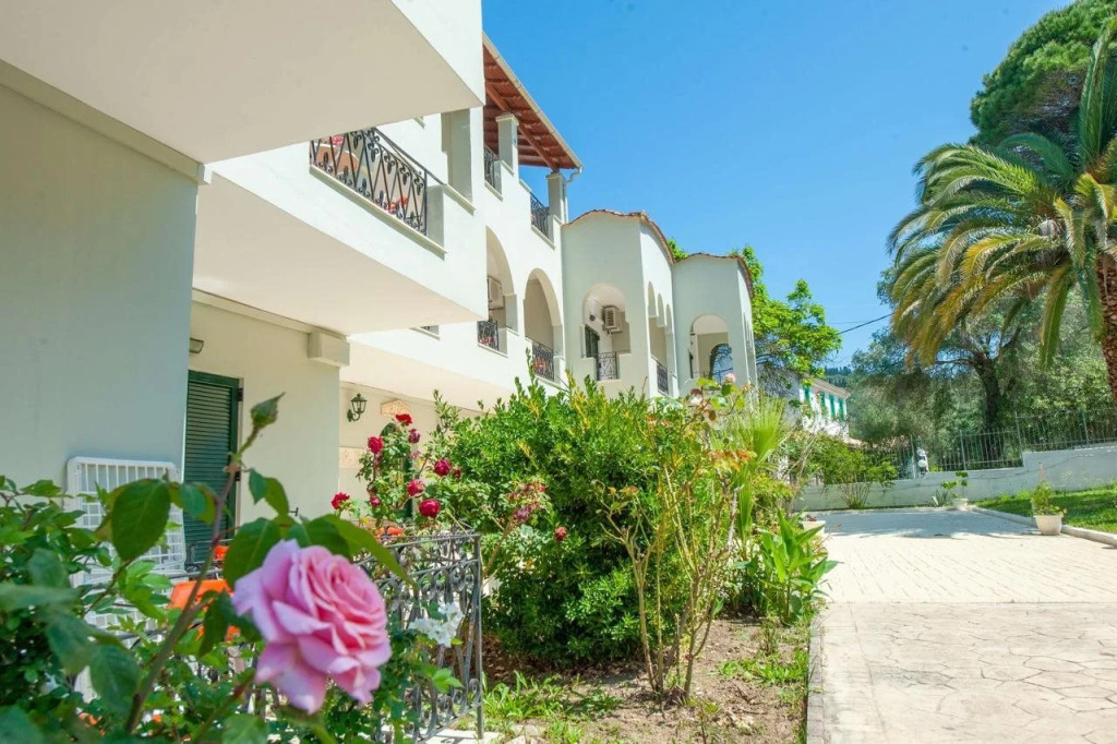 Vassilis Paradise Garden Aparthotel