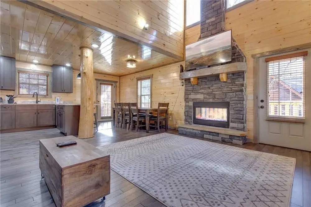 Mirror Pond - Four Bedroom Cabin