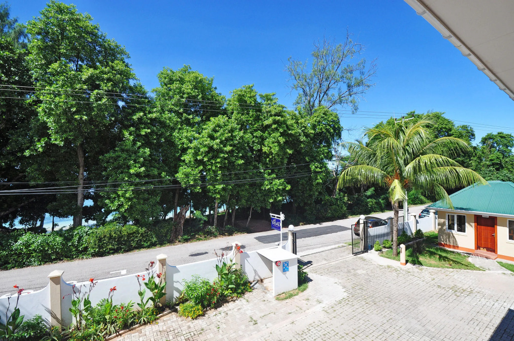 Yasad Residence