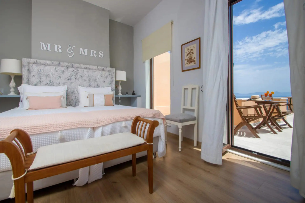 Arion Syros Luxury Rooms and Suites