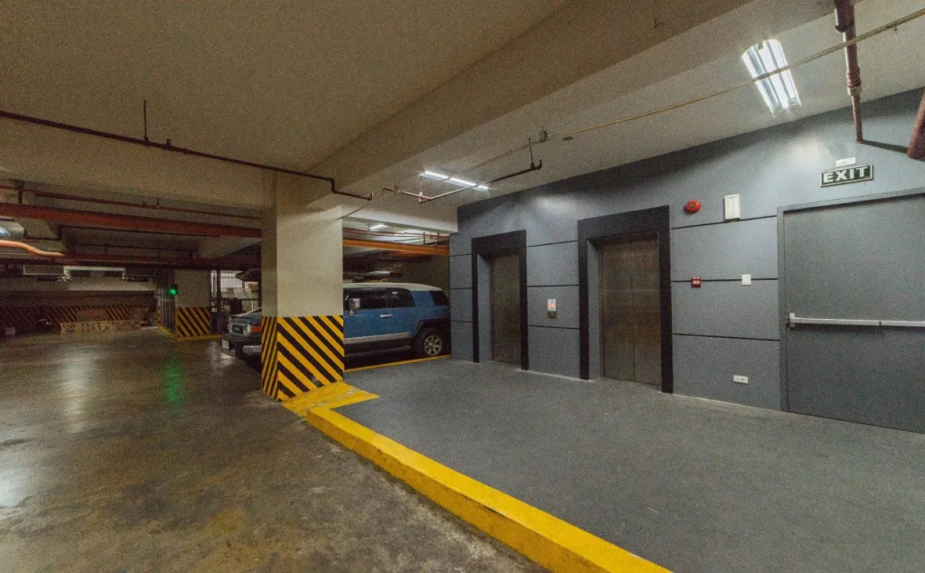RedDoorz Premium @ West Avenue Quezon City