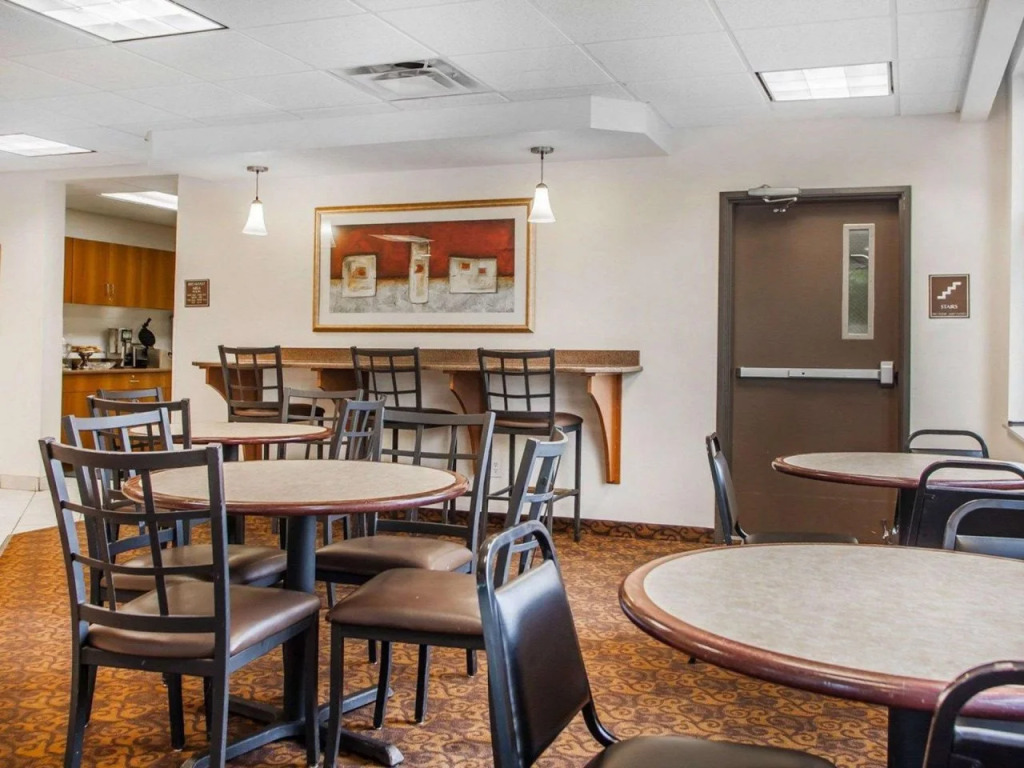Econo Lodge Inn & Suites Des Moines Fairgrounds Area