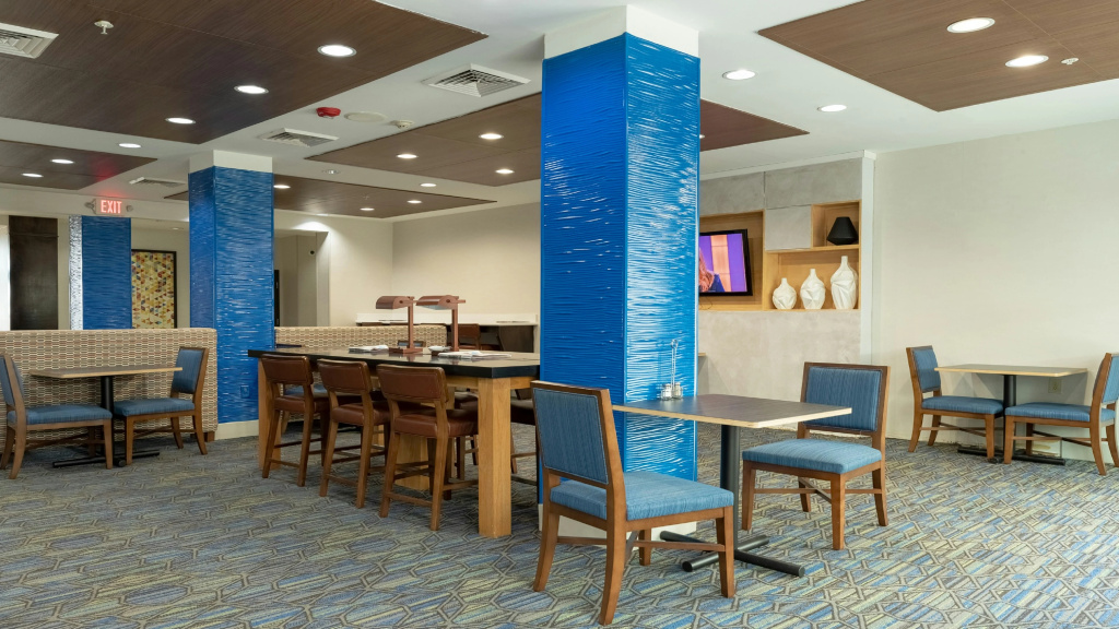 Holiday Inn Express & Suites Houston South - Near Pearland by IHG