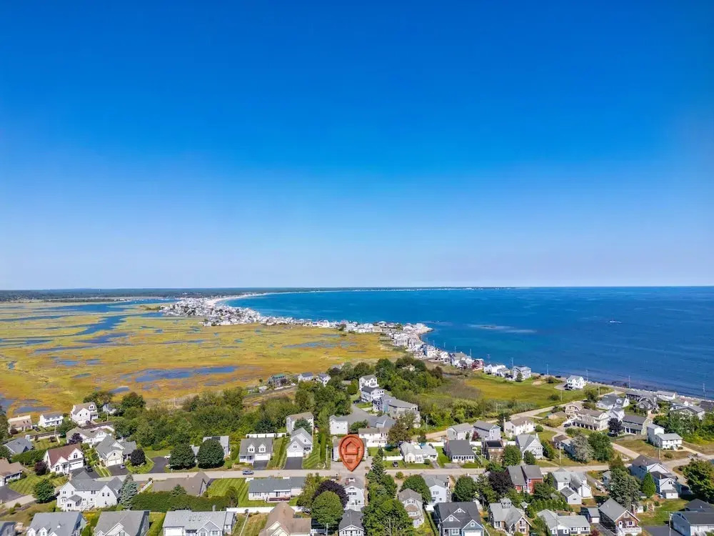 Beachwood Getaway Sleeps 10!