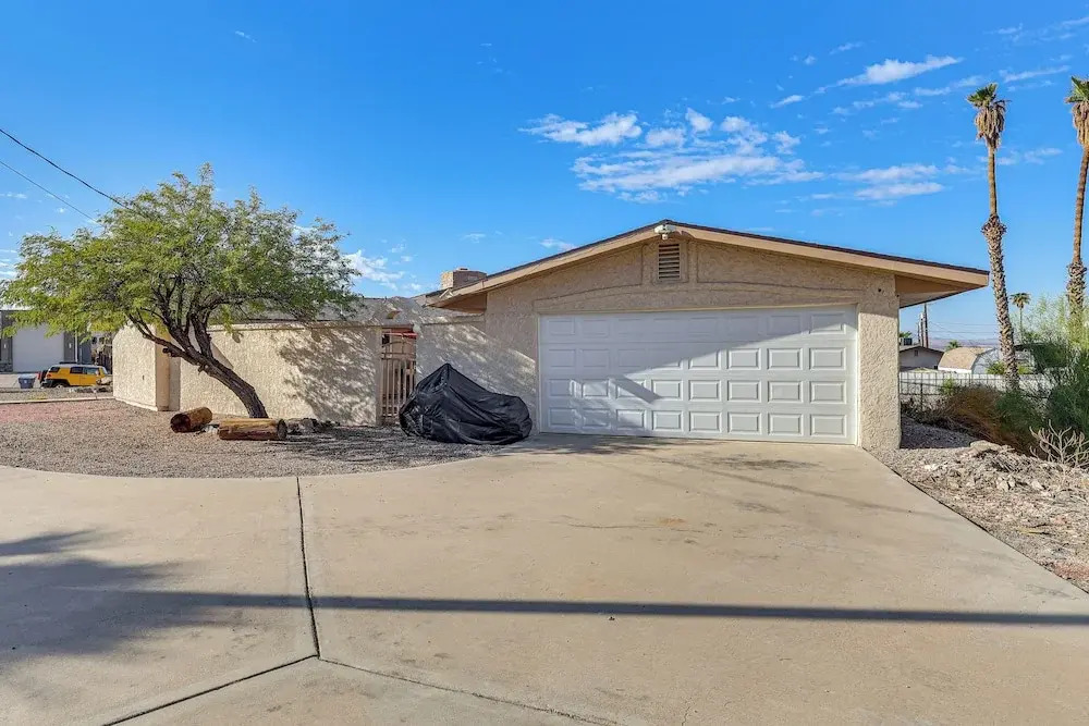 3 Mi to Lake Havasu: Family Home w/ Game Room
