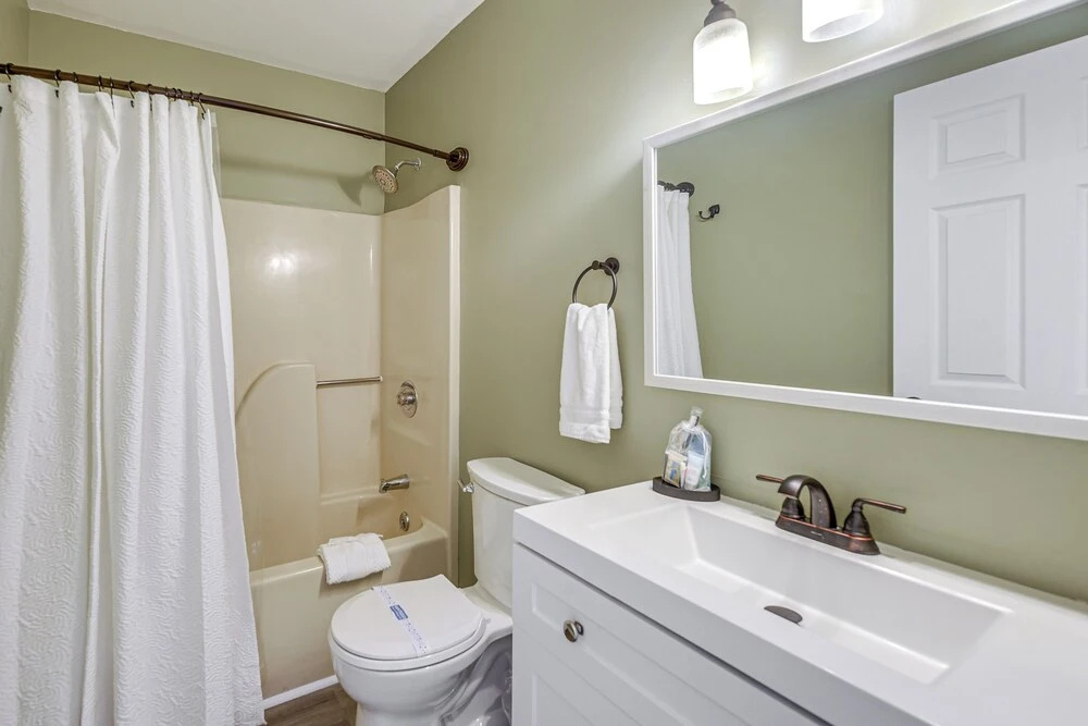 1 Mi to Beach: Cozy Grand Strand Townhome!