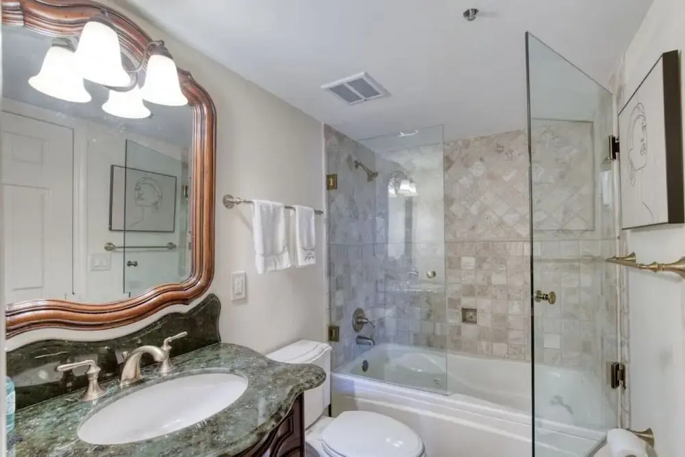 New Smyrna Beachfront Modern 9th Floor Condo Pool Hot Tub