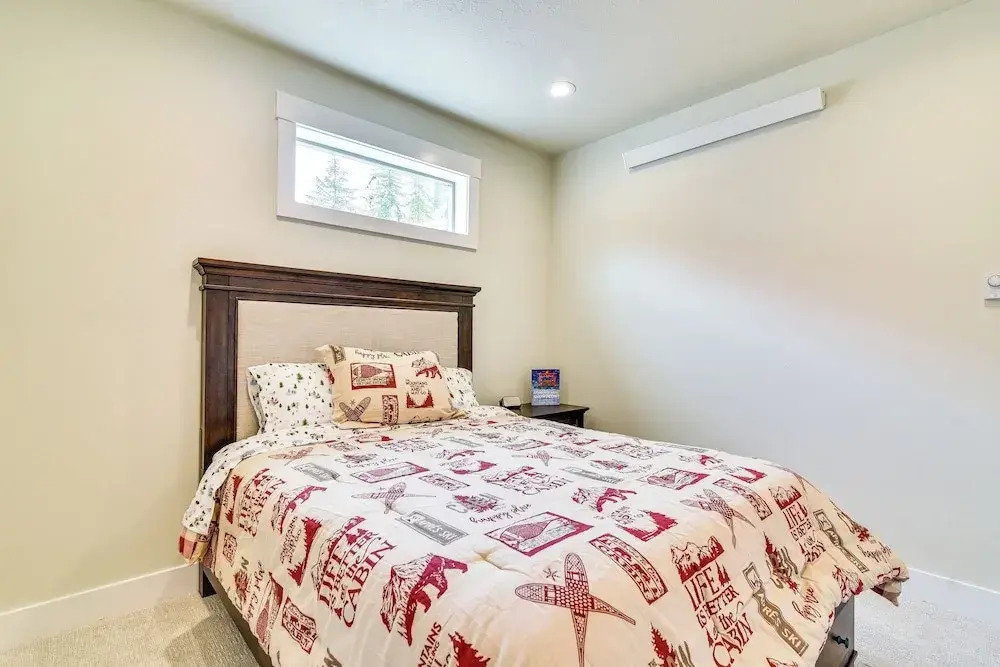 Government Camp Vacation Rental w/ Private Hot Tub