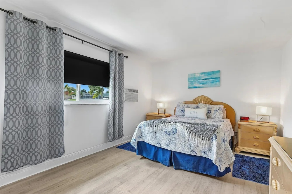 Luxury Waterfront Home With Pool 3 Bedroom Home by RedAwning
