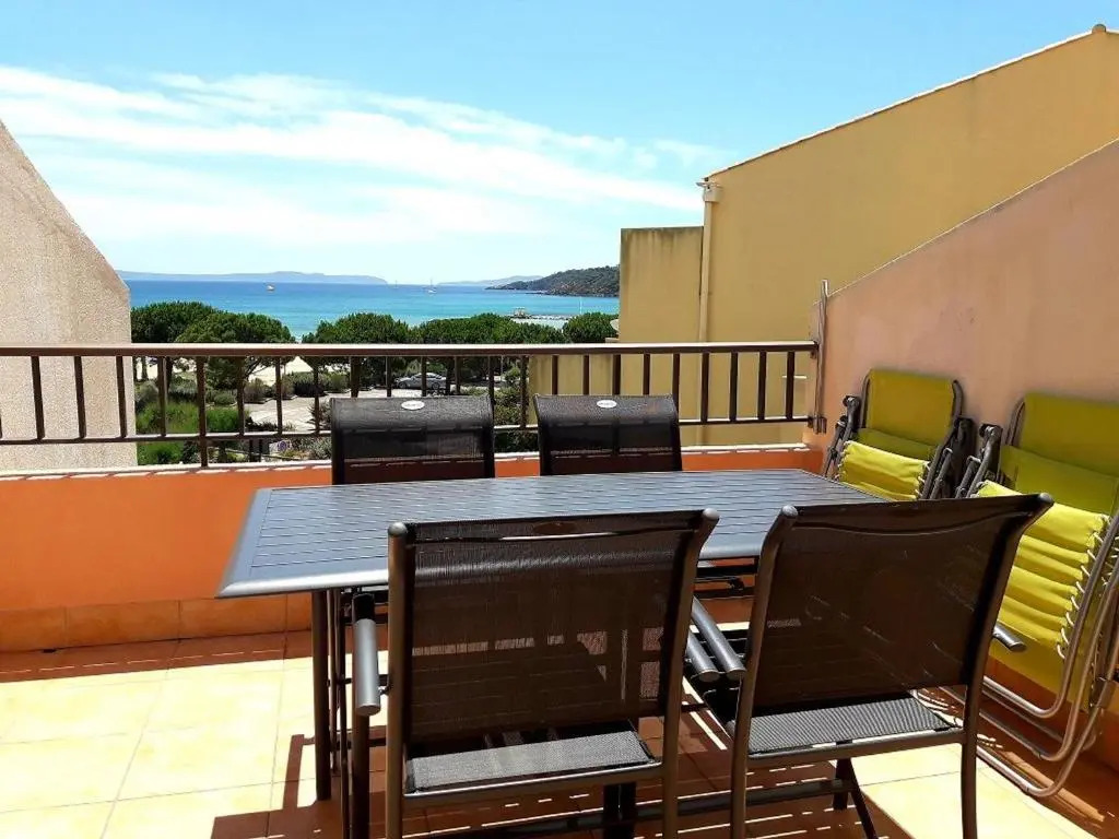 Appartement Bormes-les-Mimosas, 2 pièces, 2 personnes - FR-1-610-38