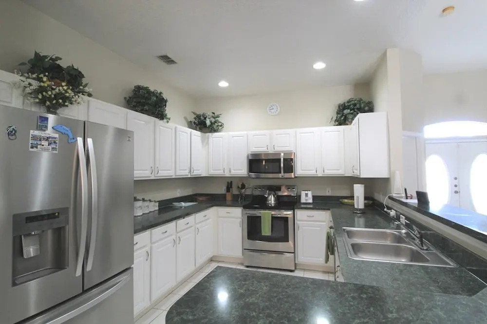 4 Bedroom Pool Home near Disney by Dreams VR