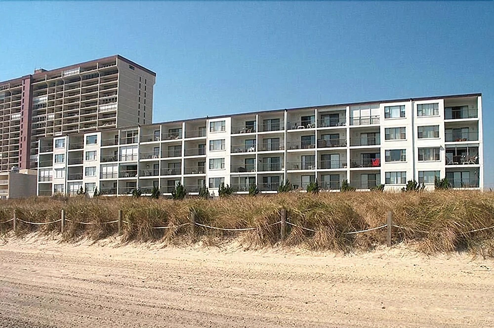 Oceanwalk East 411 1 Br condo by RedAwning