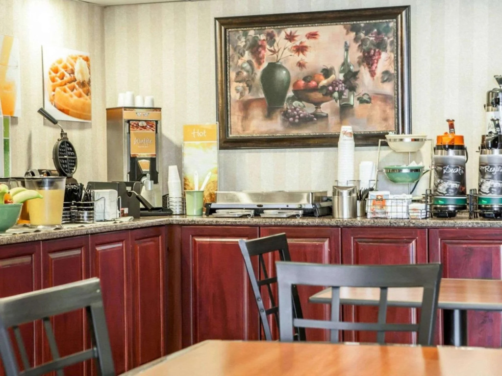 Quality Inn Aurora - Naperville Area