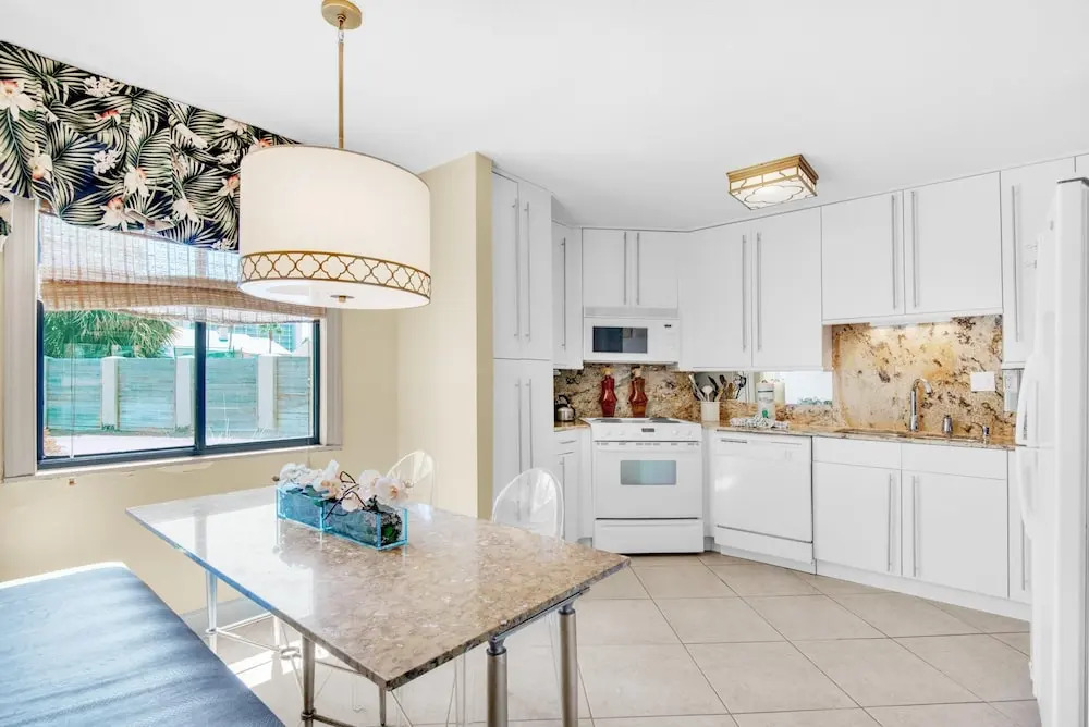 Shoreline Towers Townhouse 4-1