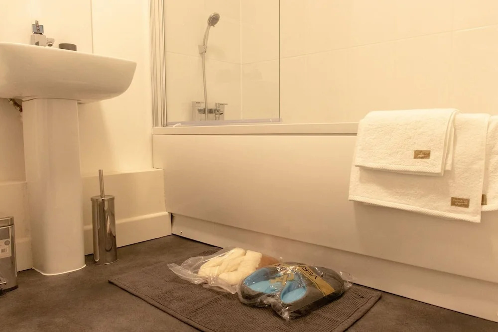 Livestay-1bed Apt With Private Balcony Heathrow