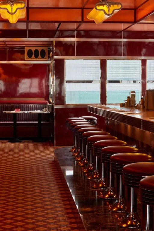 Lafayette Hotel & Club