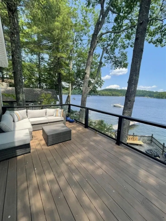 Overwater Views Limit 10 3 Bedroom Home by RedAwning