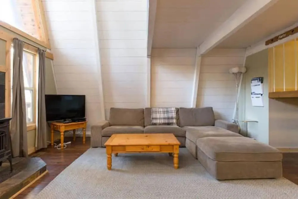 Stylish Modified A frame with Hot Tub sleeps 6!