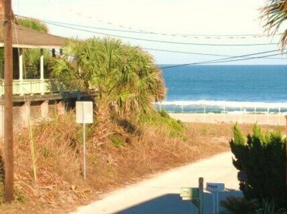 Artist Retreat, 2 Bedrooms, Summer Haven, 3 Houses to Beach, Sleeps 7