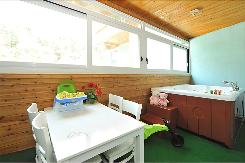 Gapyong Arno Kids Spa Pension