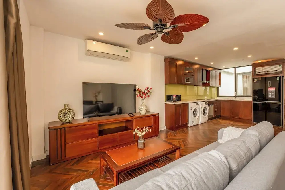 NINE HOUSING West Lake 136 Vu Mien
