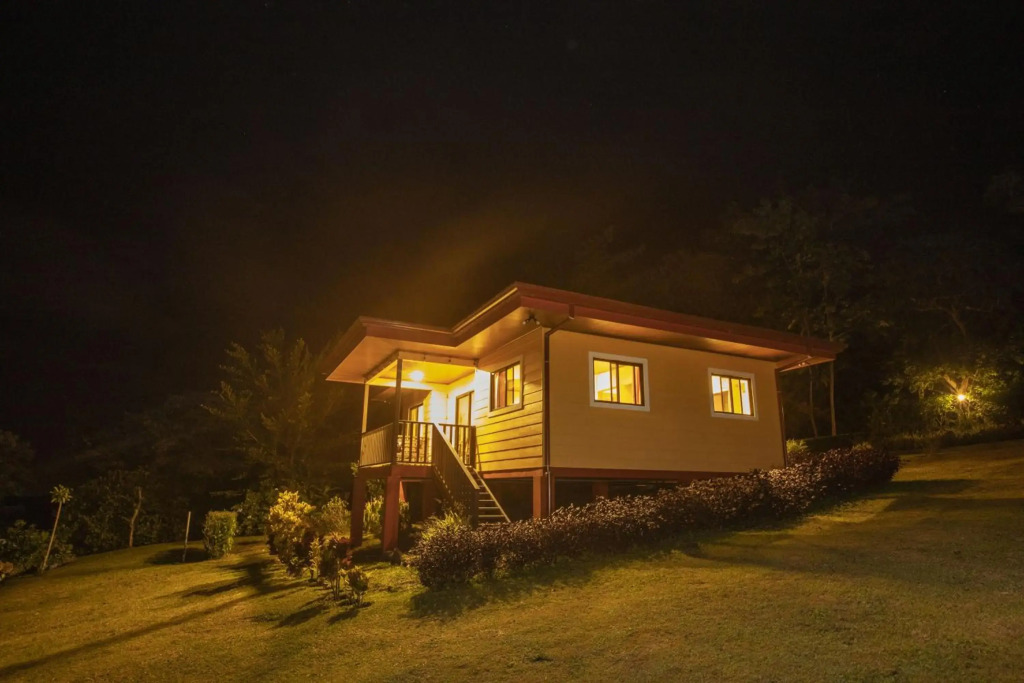 Beautiful 2 Bedroom Villa with Private Nature Reserve - Friendship House