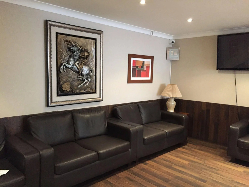 Banks Hotel