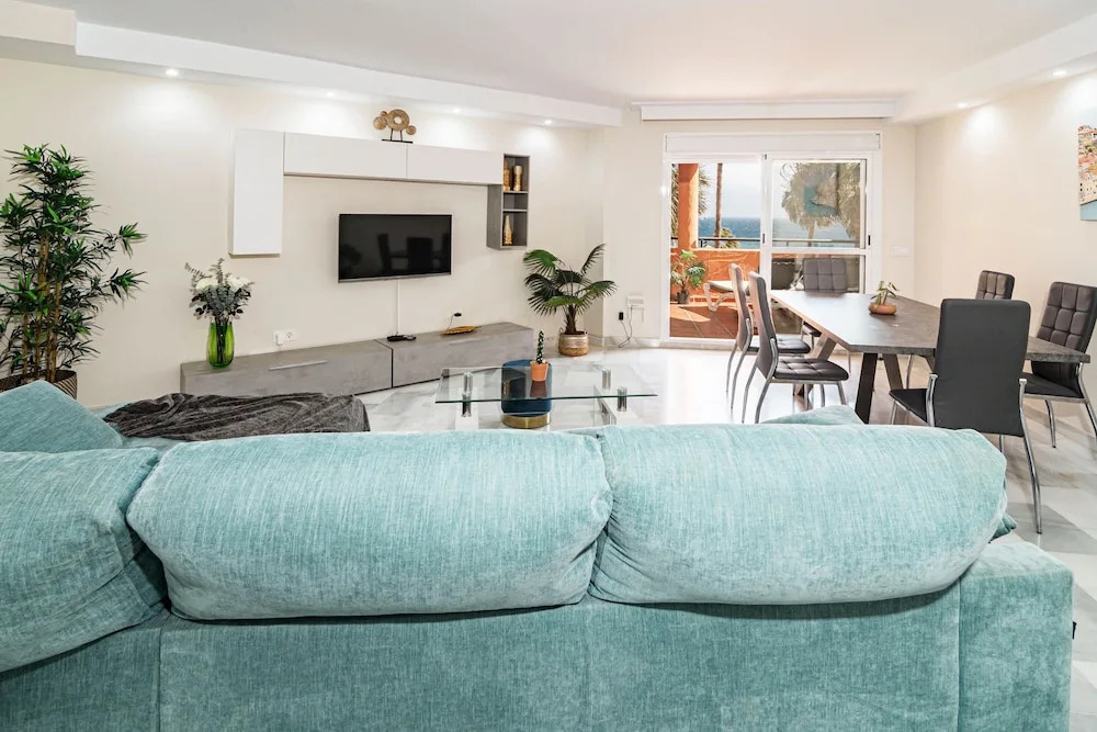 Bb.b5 - Spacious Apartment With Amazing View
