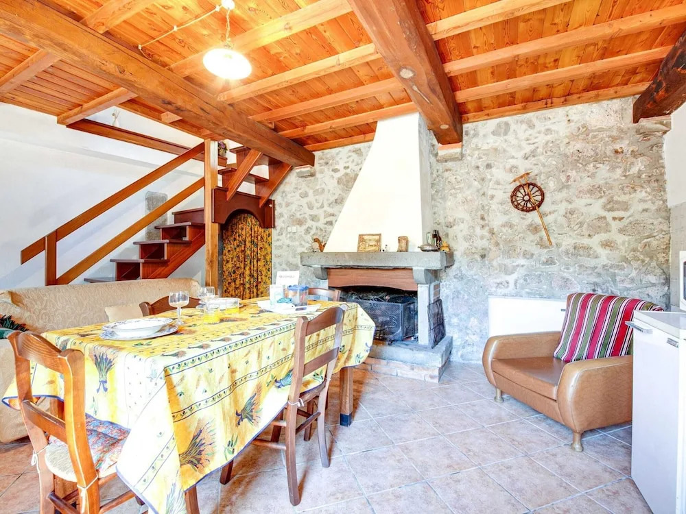 Farmhouse in Italy With Private Terrace