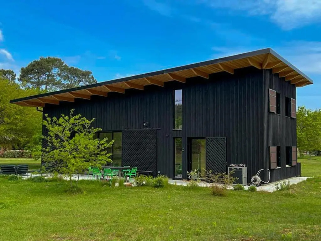 La Maison dans l'Airial, maison d'architecte en pleine nature