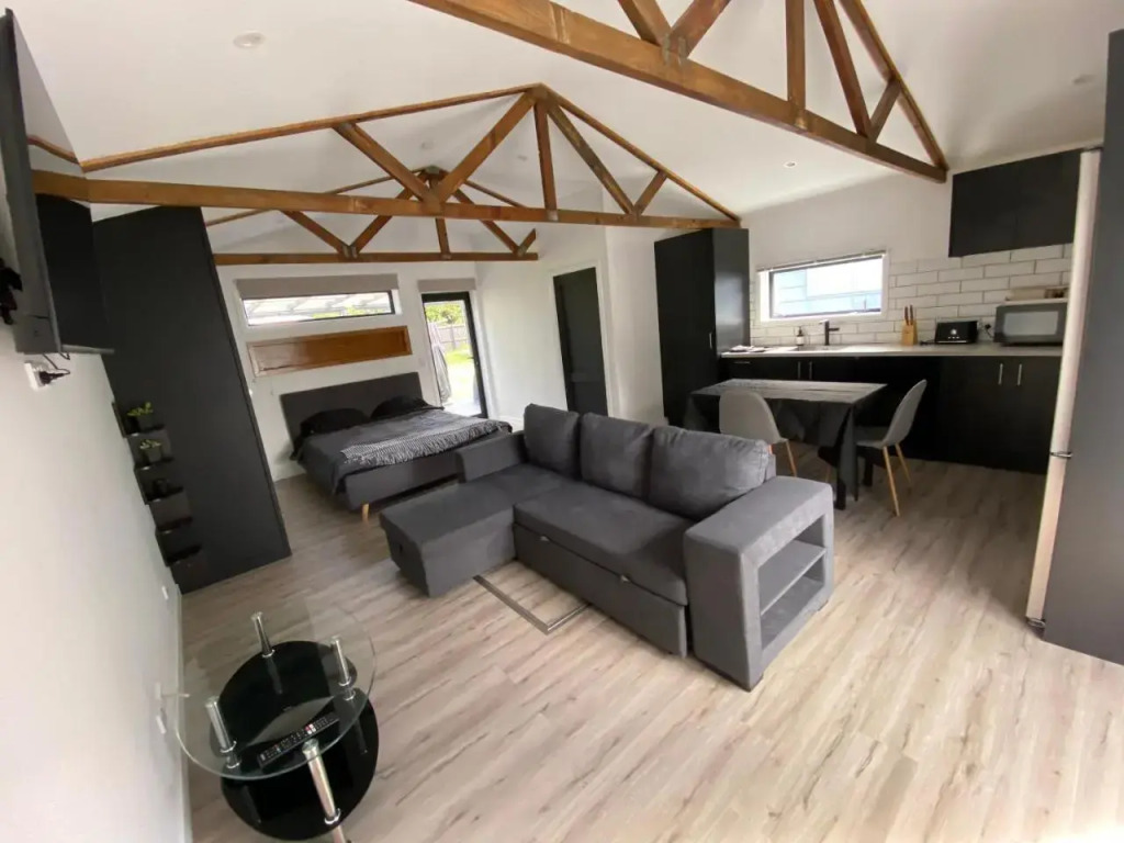 Studio Unit with Outdoor Bathtub