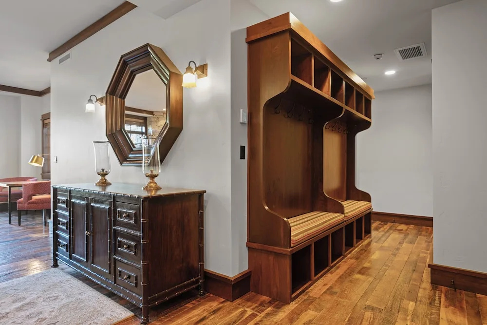 Ski In/ski Out Mid-mountain Getaway 2 Bedroom Condo