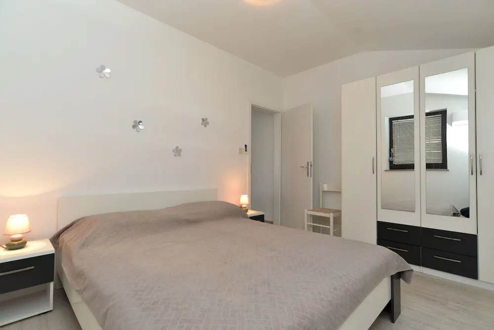 Apartments Stana 242