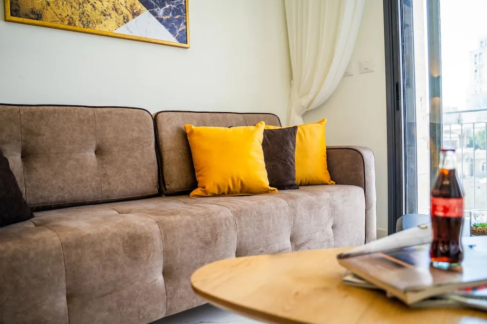 Eshel Suites