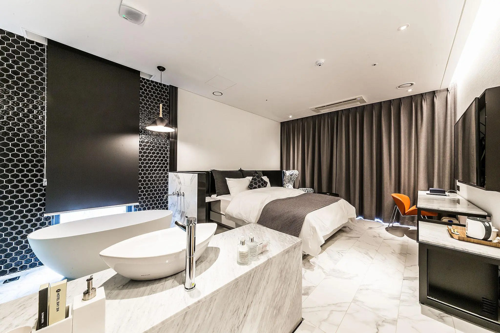 Dobong Hotel Bay204