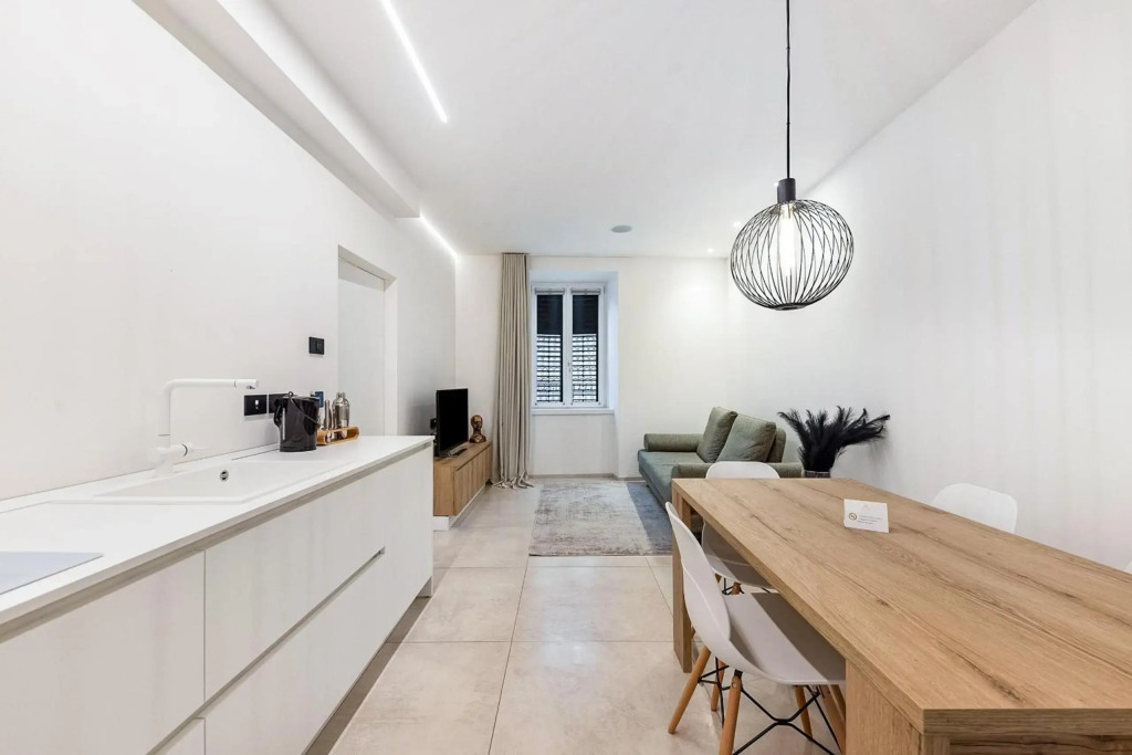 App 5 Palazzo Cavour