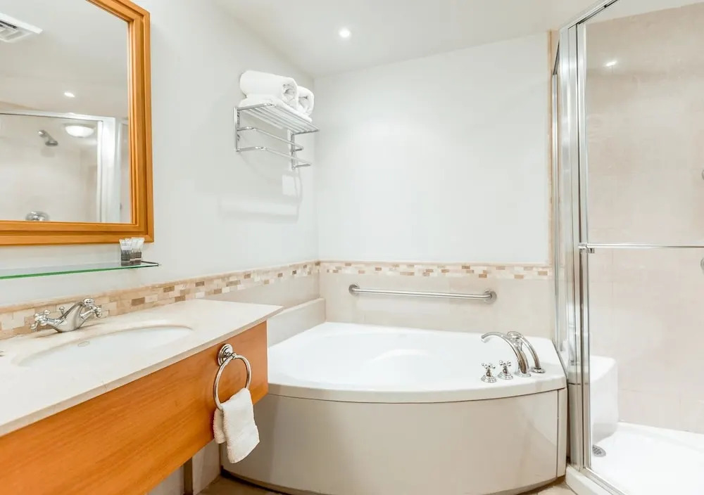 512 Ocean Suite