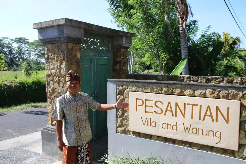 Pesantian Villa and Warung