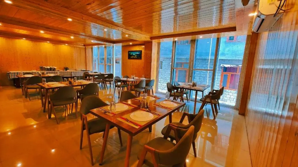 New Vistas Inn - Five Star Luxury Hotel Near Mall Road Manali