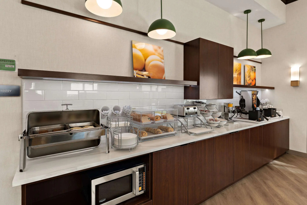 Comfort Suites Columbus East Broad